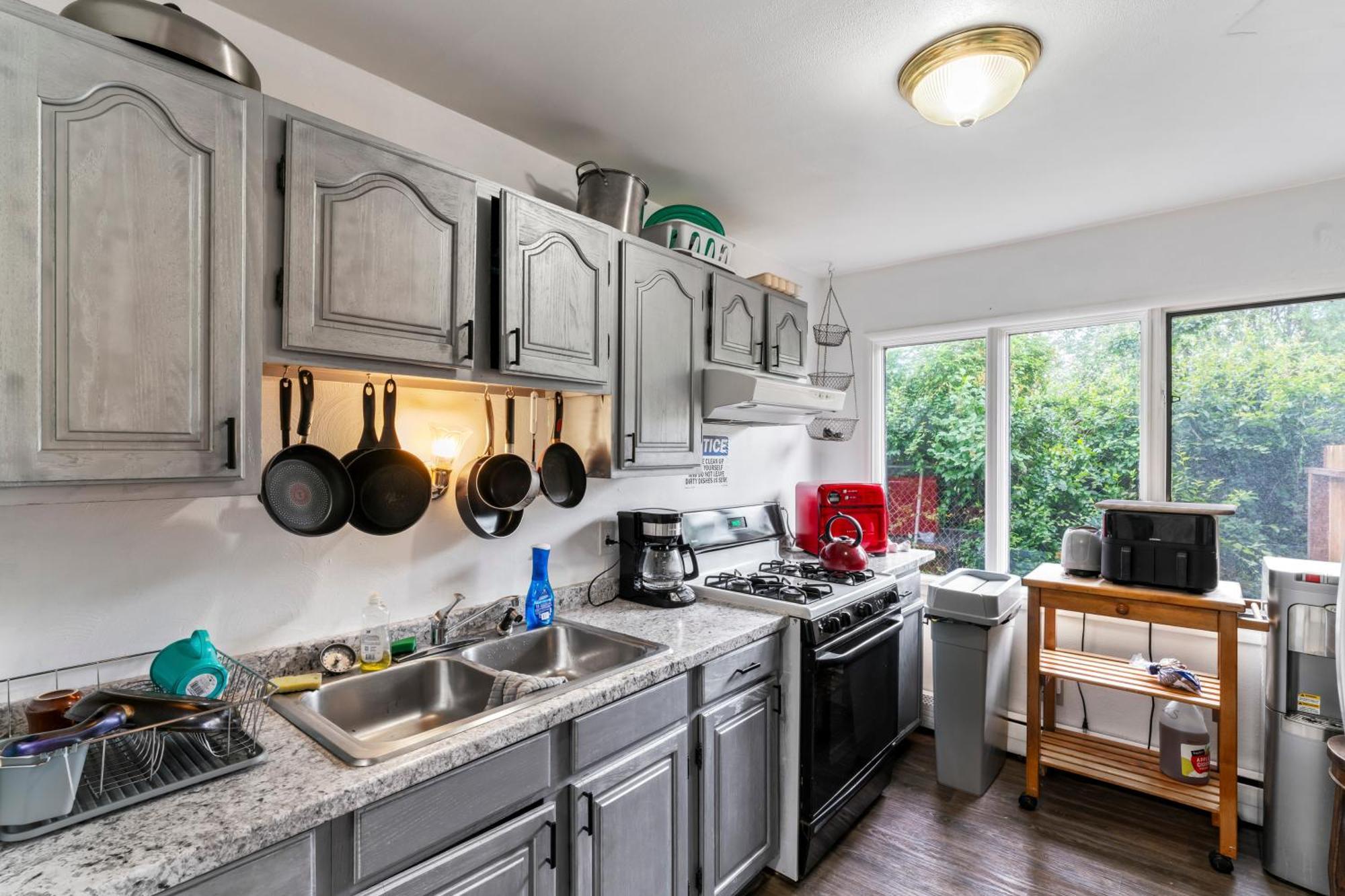 King Suite On 16Th Ave Анкоридж Экстерьер фото